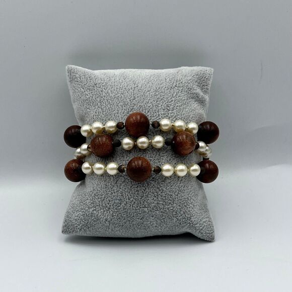 3 layered sunstone and faux pearl hinged Bracelet - Picture 1 of 8